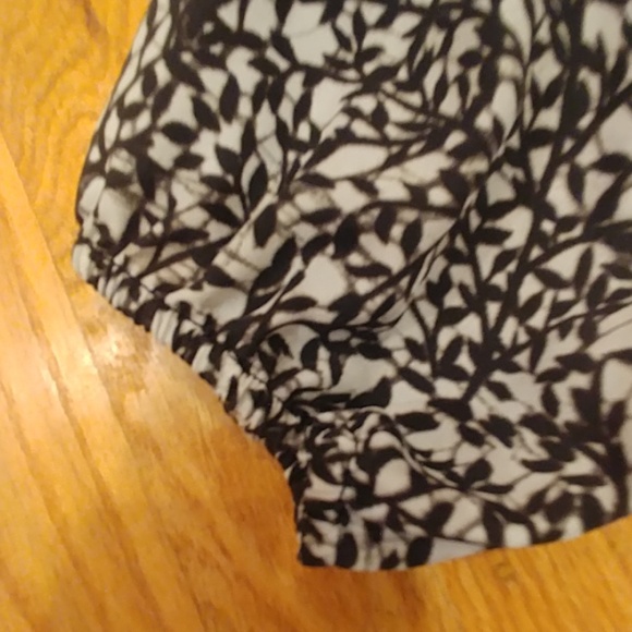 Michael Kors Women's Blouse Size 4 - Picture 3 of 6